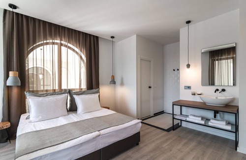Saints Constantine and Helena Hotel | Primorski Hotel