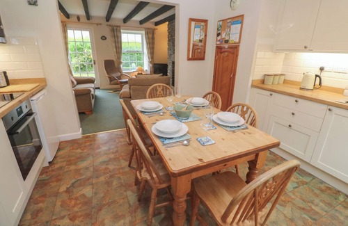 Edmonton Cabaña | Primrose Cottage