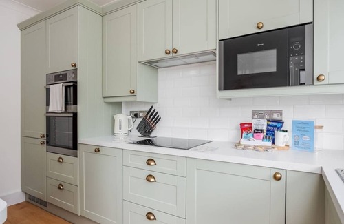 Poole Casa | Primrose - Refurbished Family Home