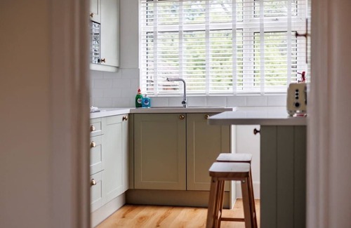 Poole Casa | Primrose - Refurbished Family Home