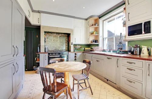 Wadsworth Casa | Prince Albert's Place