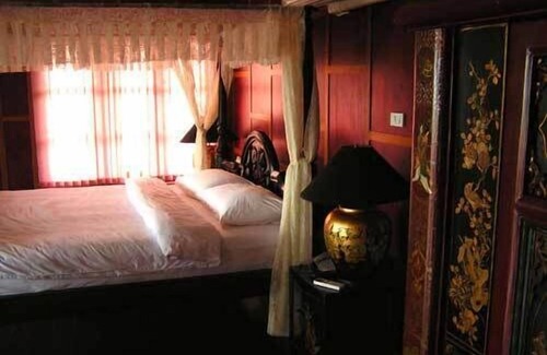 Patong Hotel | Prince Edouard Apartment & Resort