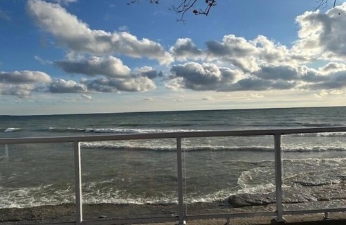 Wellington Cabaña | Prince Edward County Lakehouse 3 Bedroom and 3 Bathroom