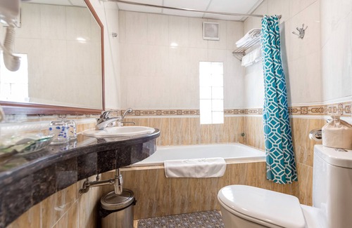 Hanoi Backpacker Quarter Hotel | Prince II Hotel