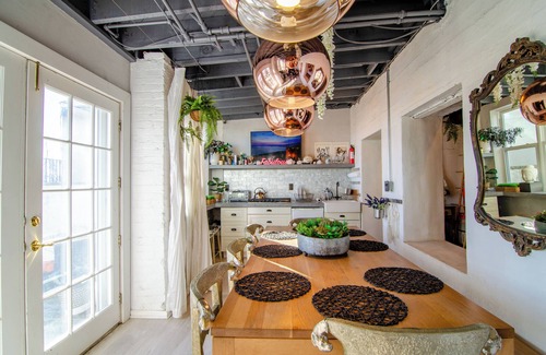 Union City Apartamento | Princess-Inspired 1-Bedroom Gem with Private Patio!