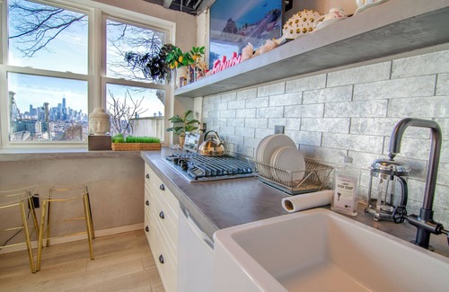 Union City Apartamento | Princess-Inspired 1-Bedroom Gem with Private Patio!