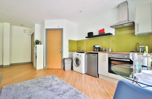 Castle Apartamento | Princess Lofts Studios - Swansea City Centre