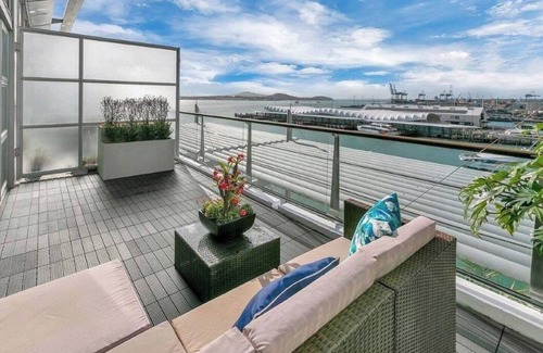 Auckland Central Business District Apartamento | Princess Wharf w/ Balcony