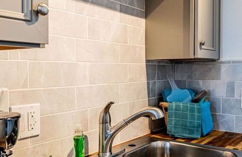 University Heights Apartamento | Princeton Suite 12 Overlooking NobHill