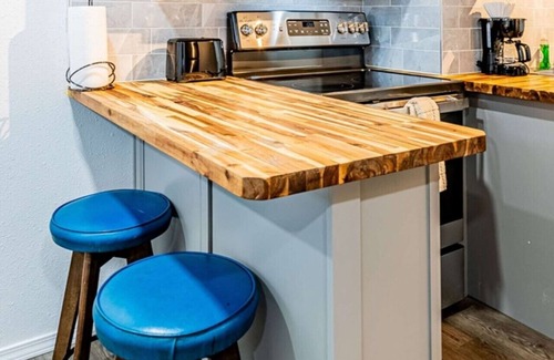 University Heights Apartamento | Princeton Suite 12 Overlooking NobHill