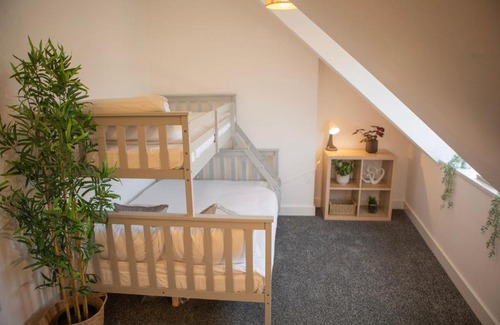 Riverside Apartamento | Principality Suites; Three Bed By Property Promise