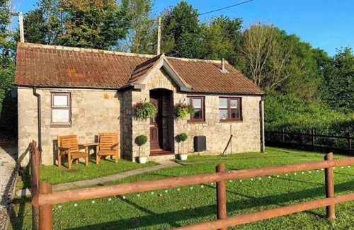 Kewstoke Casa | Priory View (Cosy & Characterful, Seaside Cottage, Dog Frien