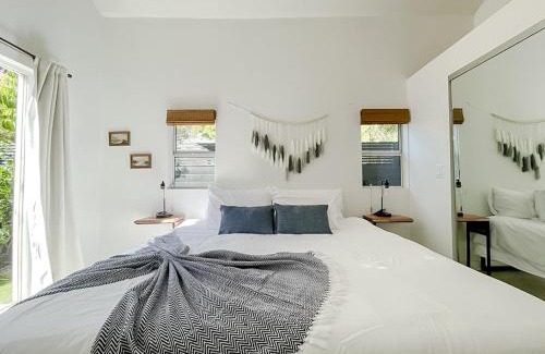 Sunset Park Casa | Pristine 1BD/1BA Bungalow + Hot Tub - Ocean Park