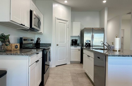 Casa Grande Casa | Pristine 3 bedroom w/office in central Casa Grande close to shopping and more!