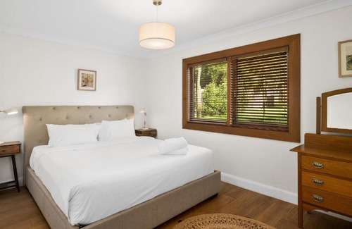 Mittagong Casa | Pristine 4-Bed Railway Cottage with Studio
