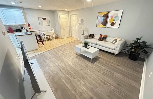 Franklin Apartamento | Pristine Hideaway: 2 bedroom apartment with washer/drier in Franklin