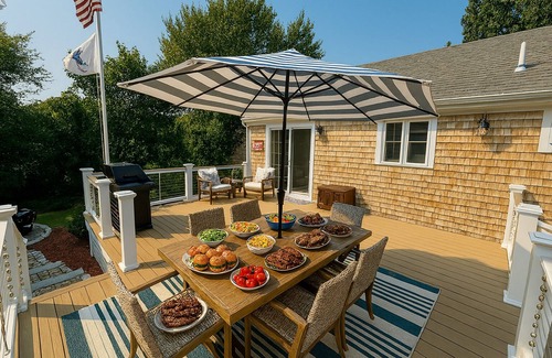 Dennis Casa | Pristine Home, Walk to Mayflower & Bayview Beaches!