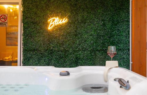 Richardson Apartamento | Pristine & Homely Getaway with 6pple hot tub