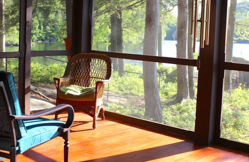 Sandwich Cabina | Frente al lago en el lago Squam