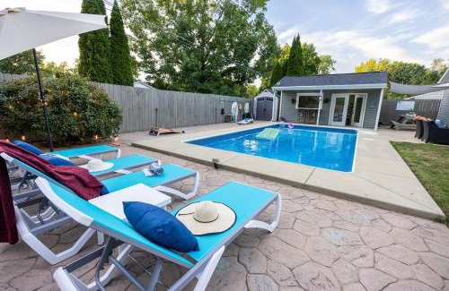 Normal Casa | Pristine Oasis, Hot tub, Pool bar, Bags,Fire-Table
