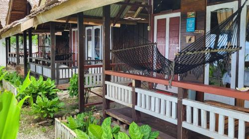 Pulau Unauna Complejo | Pristine Paradise Dive Resort - Togean Islands, Una Una