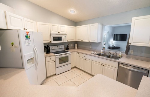 Sebastian Highlands Casa | 🍹🌞 Pristine Paradise! Heated Private Pool, Boat Parking, Near Beaches!