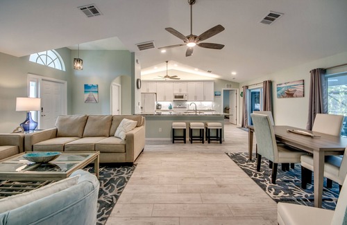 Trafalgar Casa | Pristine pool home ready for your vacation with friends or family ..