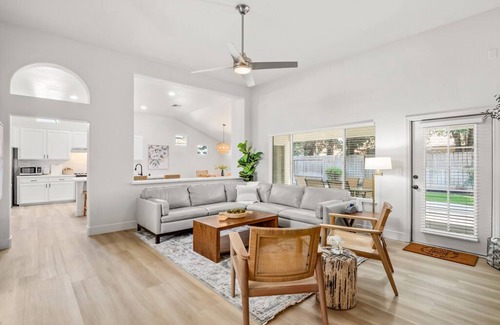 Fresno Casa | Pristine River Bluff 4-Bedroom Home w/ 3 King Beds