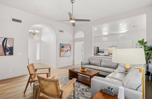Fresno Casa | Pristine River Bluff 4-Bedroom Home w/ 3 King Beds