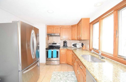 Eastward Look Casa | Pristine Summer Rental! / Walk to Beach