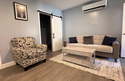 Palmyra Apartamento | Pristine upscale 2 bedroom duplex unit surrounded by forest.