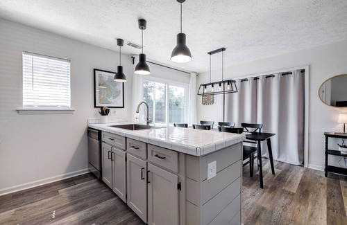 Whitemarsh Island Casa | Pristine waterfront 3 bed/2 bath home. Great location between Savannah & Tybee!