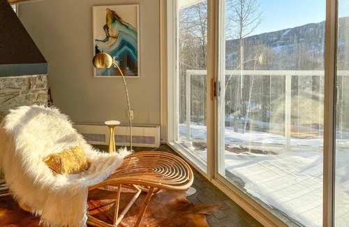West Dover Casa | Pristine West Dover Home with Deck and Mountain Views!