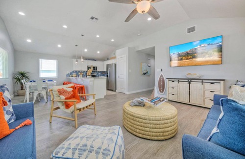 Cinnamon Shore Casa | Priv Pool, Covered Patio Lounge w/ Bar, Sunset Views | Green Gecko by AvantStay