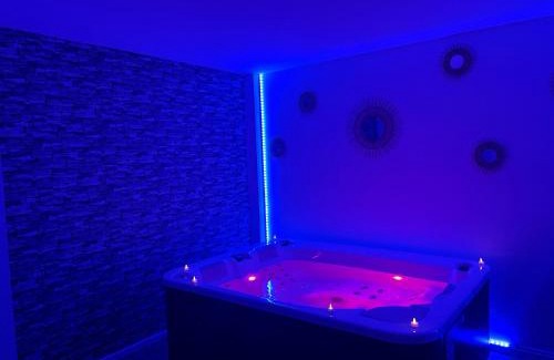 Patte d'Oie Apartamento | Priv8Spa New Love Room Jacuzzi Privée