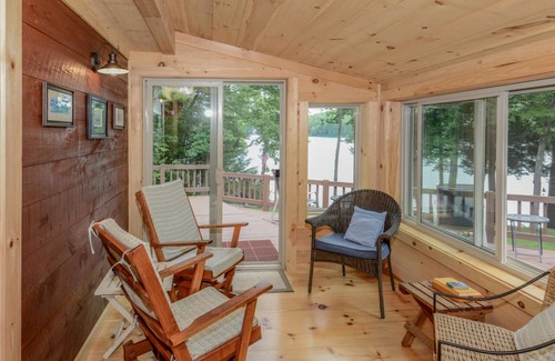 Casco Casa | Privacy and Tranquility - Lakefront Getaway