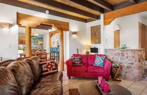 Seton Village Casa | Privacy in the Pines - Hot Tub! Just 12 min to Santa Fe Plaza. Pet-Friendly!