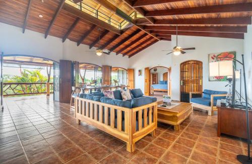 Matapalo Casa | Privacy-waterfall-pool-sleeps 8-near Beach
