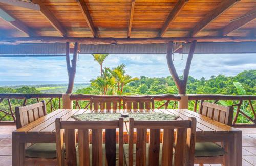 Matapalo Casa | Privacy-waterfall-pool-sleeps 8-near Beach