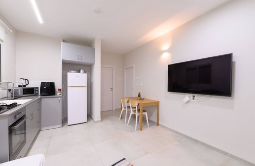 Shadmot Dvora Condominio | Privacy with the view of the Tavor moun' 20 minutes from the sea of Galilee.