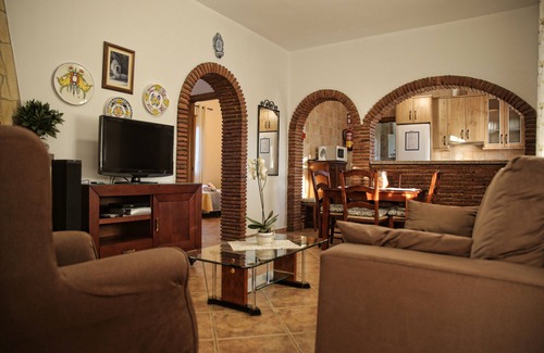 Alhaurín el Grande Cabaña | Villa Juanmi, Piscina Barbacoa, a 5 minutos del centro WiFi, Aire Acondicionado