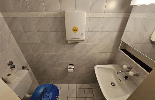 Old Town Casa | Privat Zimmer, WC in Altstadt Chur, Saturn