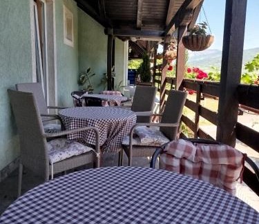 Donji Milanovac Casa | Privatan smeštaj Velić