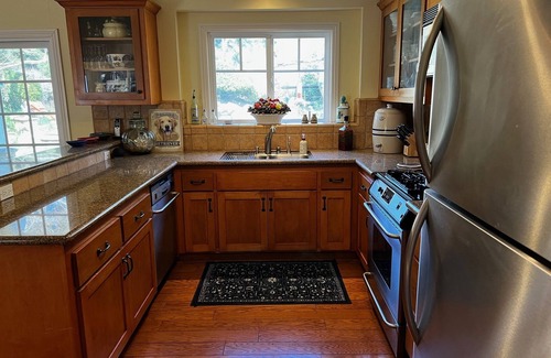 Calabasas Casa | Private 1 Acre Resort, 1+Den with pool in Malibu Canyon minutes from the beach.