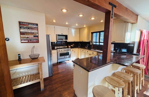 Talmont Casa | Private 1 Acre Twin Peaks Estate, Private 1 Acre Twin Peak Estate