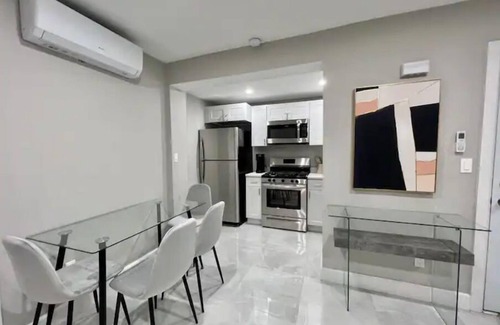 Albany Apartamento | ★PRIVATE 1 BDRM Newly Renovated Apt W/D Patio★