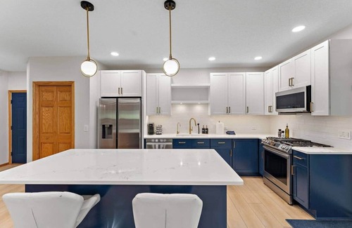 Dayton Casa | Private 10-Acre Estate Pool 2 Kitchens
