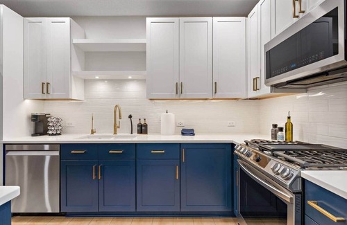Dayton Casa | Private 10-Acre Estate Pool 2 Kitchens