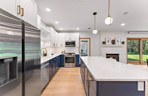 Dayton Casa | Private 10-Acre Estate Pool 2 Kitchens