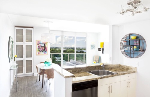 Coconut Grove Apartamento | Privado 2/2. Vista de 5 bahías aptas. en Coconut Grove Hotel incluye estacionamiento!